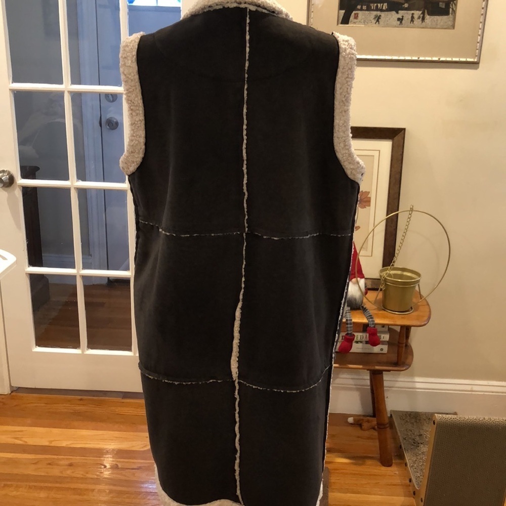 POL Sherpa long vest with side pockets.  Size S - Picture 6 of 9